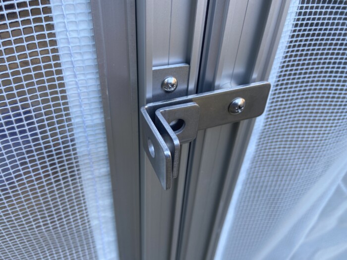 ポール用のロック部材